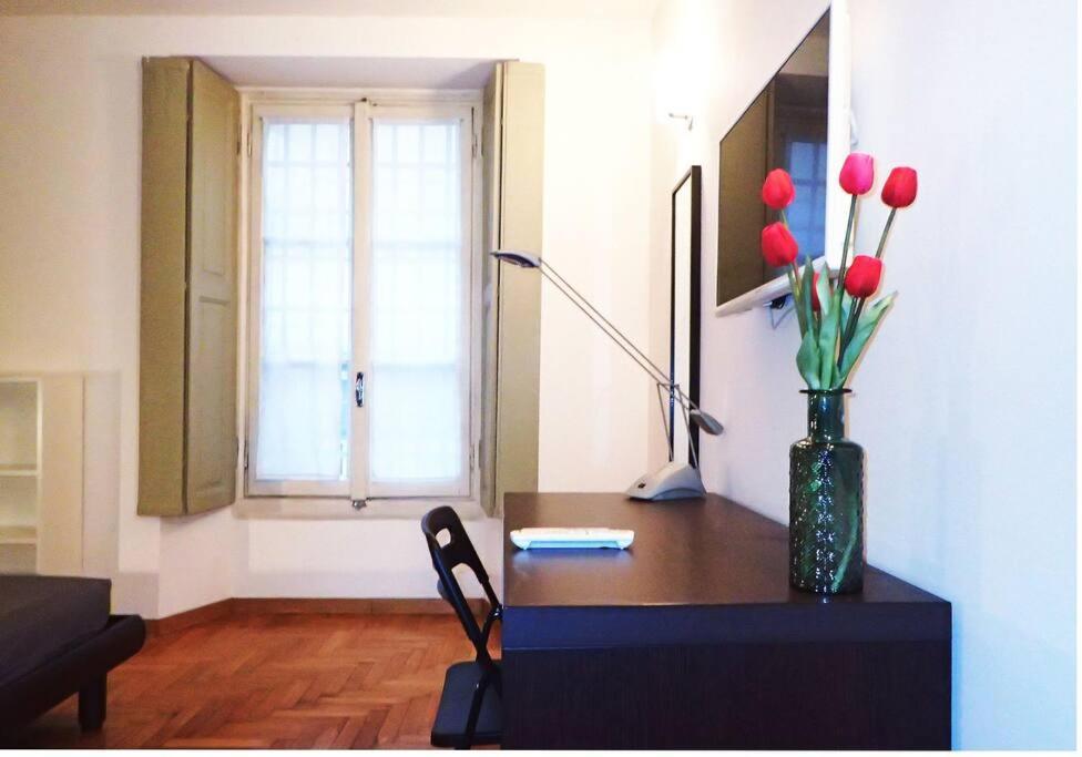 Urban House - Elegant Apartment Brera Milan Center Bagian luar foto