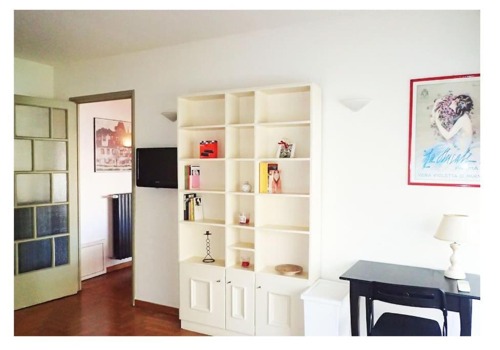Urban House - Elegant Apartment Brera Milan Center Bagian luar foto